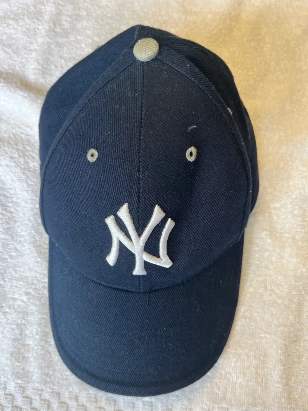New York Yankees Navy Baseball Cap with White Logo Youth Size